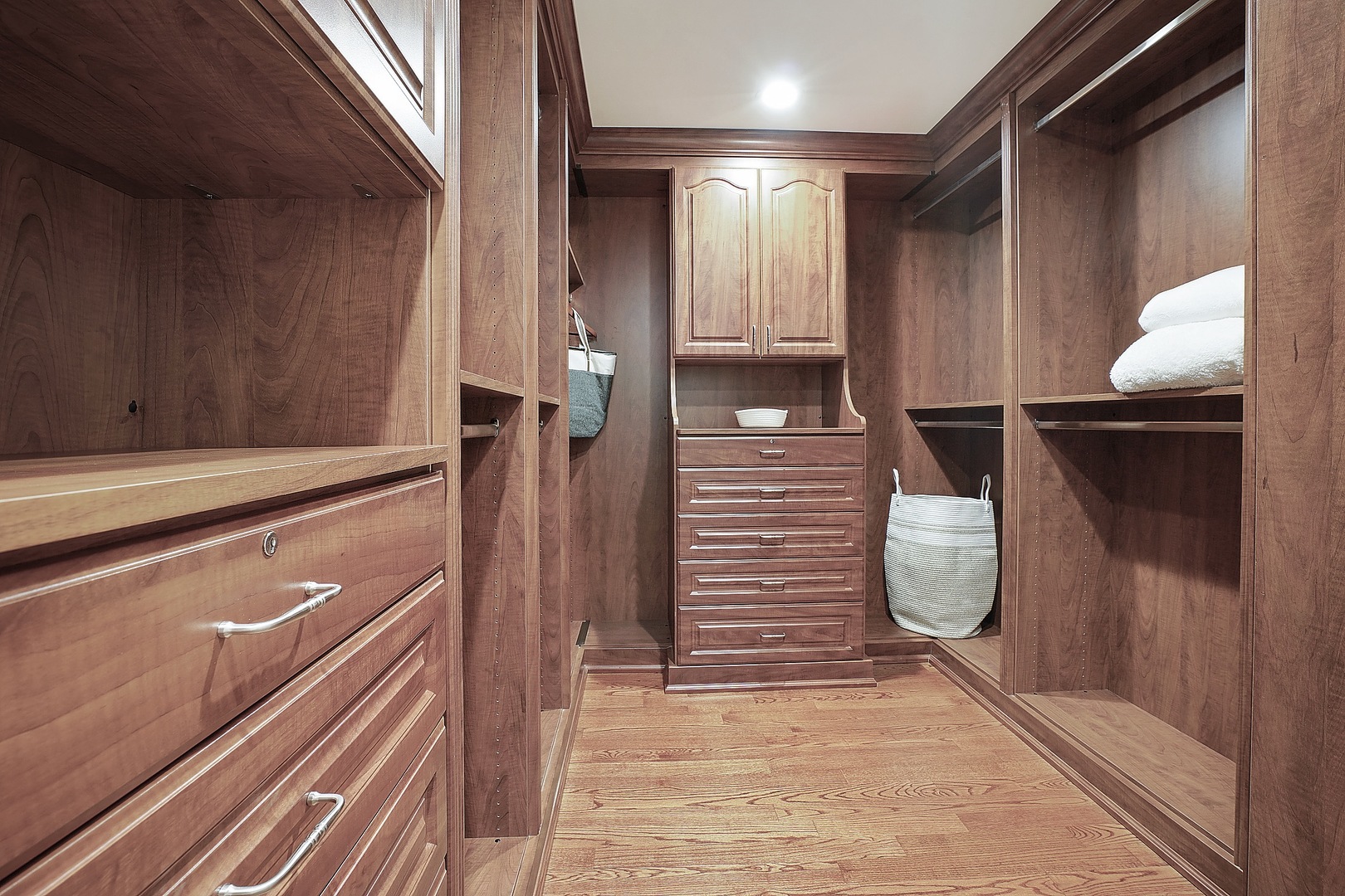 1004 Lee Road Northbrook, IL 60062 - Photo 19 of 30 a view of bathroom