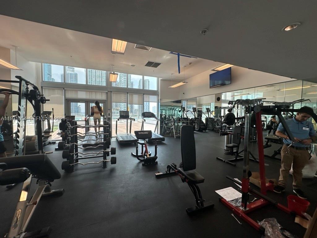 92 Southwest 3rd Street, Unit 1408 Miami, FL 33130 - Photo 11 of 15