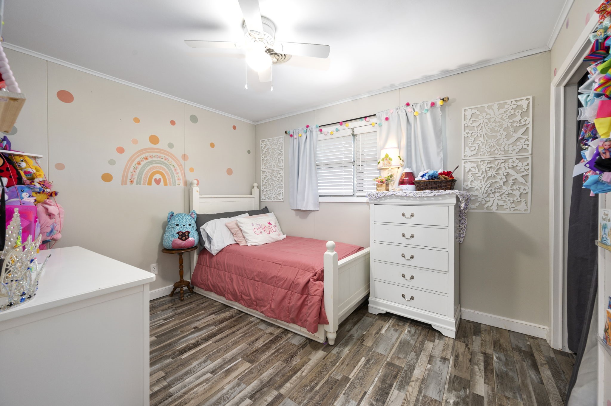 9919 Bohacek Road Beasley, TX 77417 - Photo 11 of 46 a bedroom with a bed and a dresser