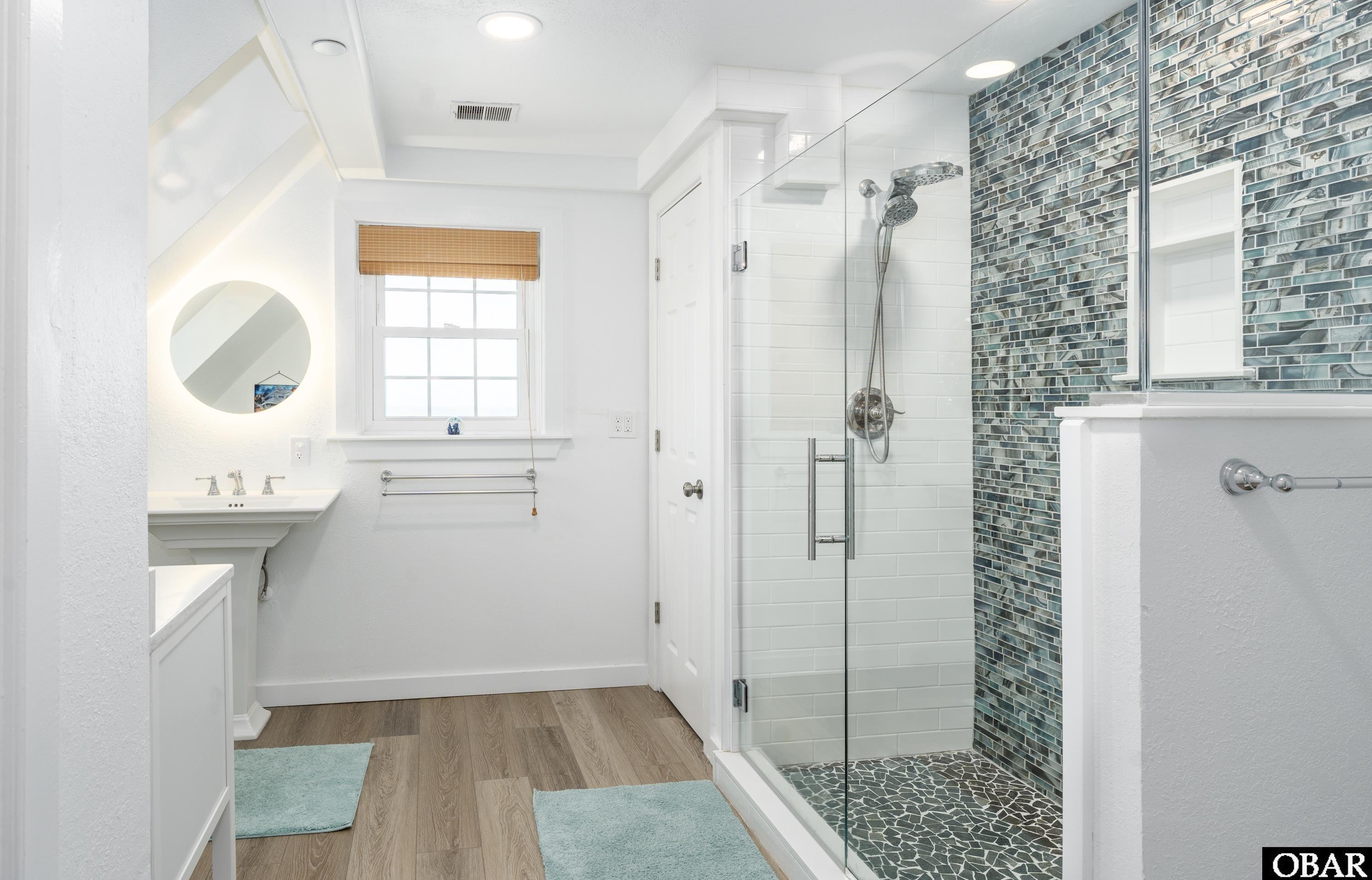 1245 Duck Road, Unit 210 Duck, NC 27949 - Photo 18 of 41 TOP FLOOR BATH