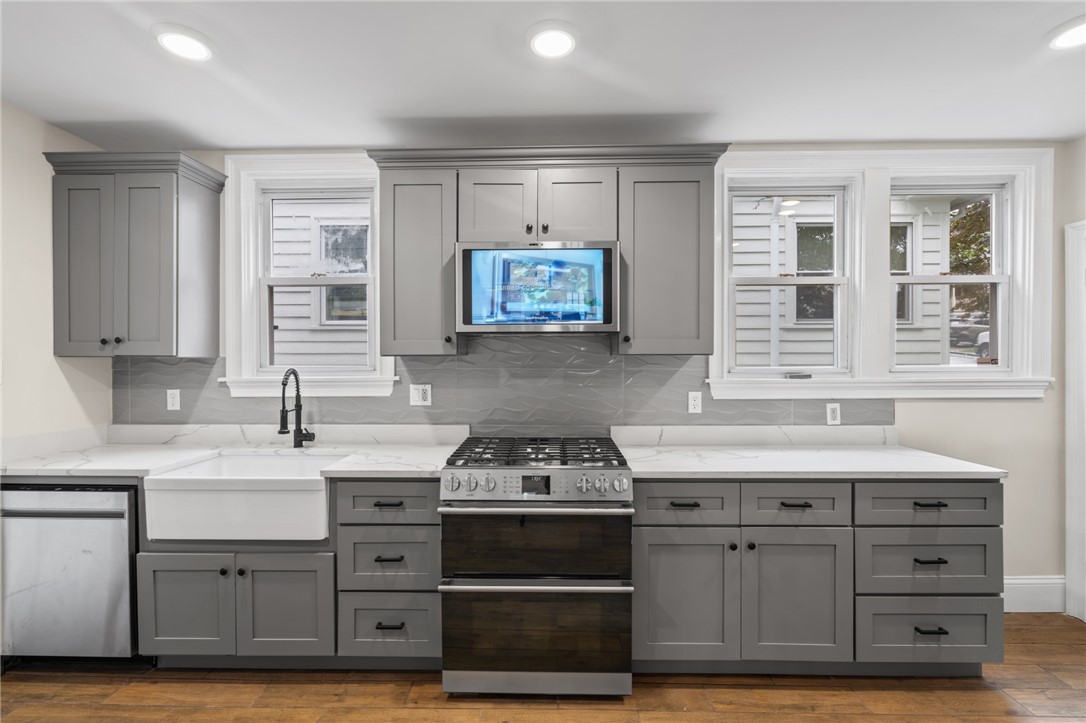 107 Overhill Road Providence, RI 02906 - Photo 7 of 23