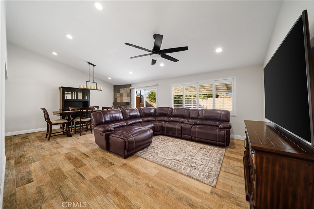 6113 Riverside Avenue Rialto, CA 92377 - Photo 17 of 65