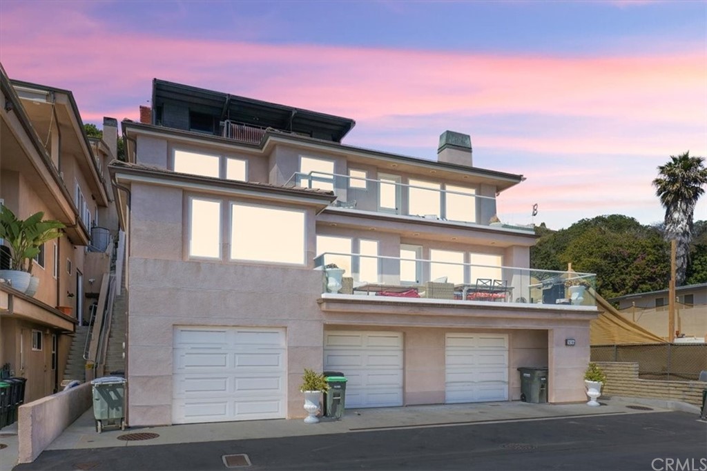 3047 Ocean Boulevard Corona del Mar, CA 92625 - Photo 53 of 53 a front view of a building