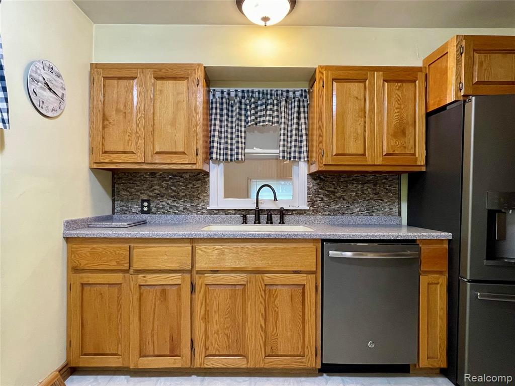 10444 Quirk Road Belleville, MI 48111 - Photo 17 of 35