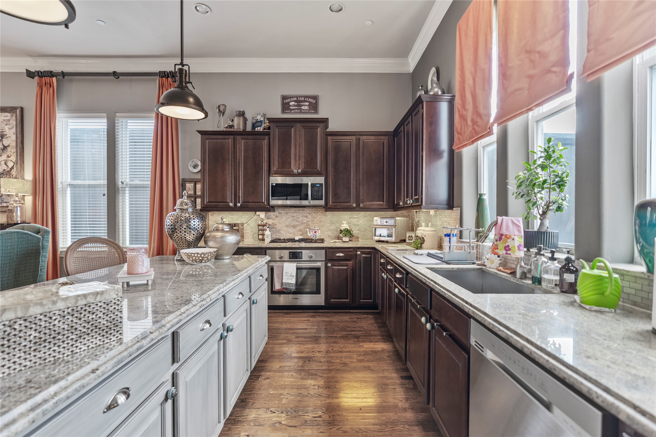 1102 Thompson Street Houston, TX 77007 - Photo 5 of 35