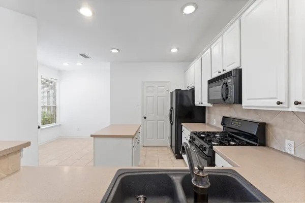 $2,275 | 31 West Greenhill Terrace Place, The Woodlands, TX 77382