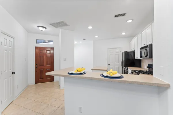 $2,275 | 31 West Greenhill Terrace Place, The Woodlands, TX 77382
