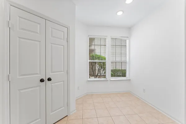 $2,275 | 31 West Greenhill Terrace Place, The Woodlands, TX 77382