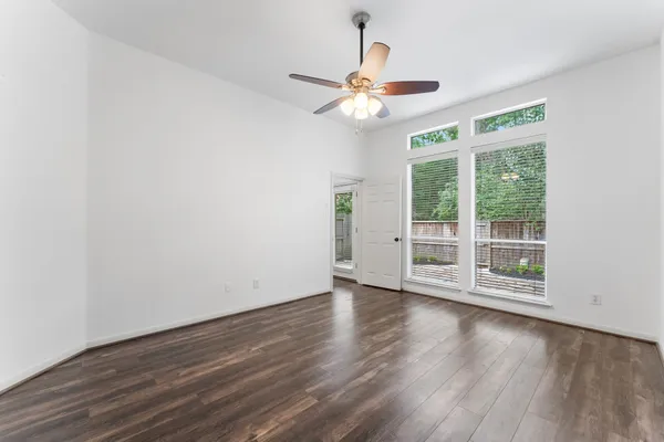 $2,275 | 31 West Greenhill Terrace Place, The Woodlands, TX 77382