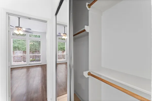 $2,275 | 31 West Greenhill Terrace Place, The Woodlands, TX 77382