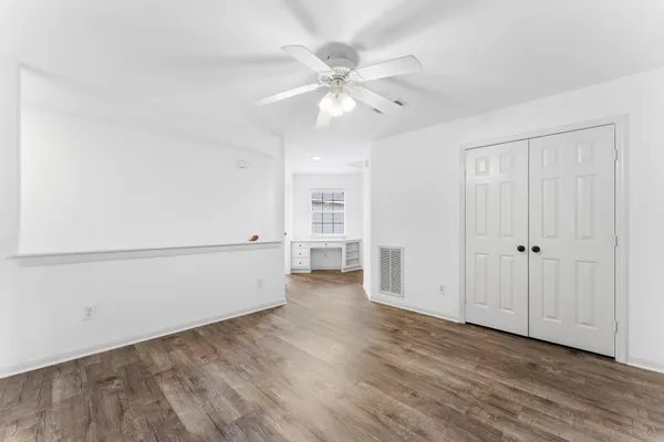 $2,275 | 31 West Greenhill Terrace Place, The Woodlands, TX 77382