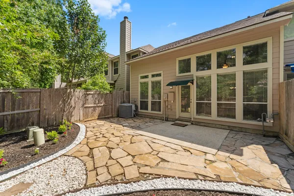 $2,275 | 31 West Greenhill Terrace Place, The Woodlands, TX 77382