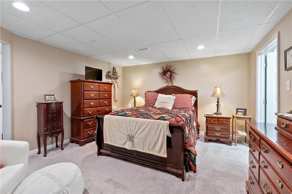16 South Cowan Road Carnegie, PA 15106 - Photo 29 of 47