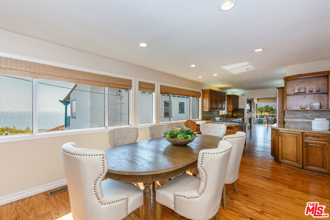 7001 Rindge Avenue Playa del Rey, CA 90293 - Photo 15 of 40