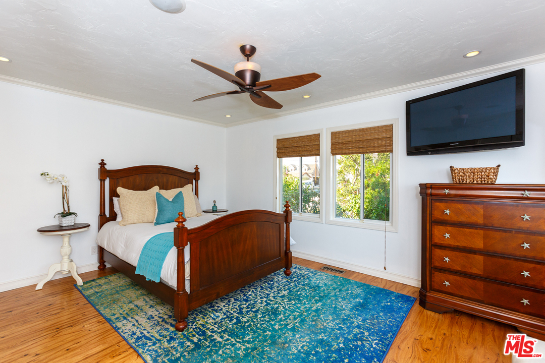 7001 Rindge Avenue Playa del Rey, CA 90293 - Photo 20 of 40
