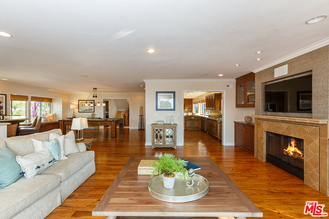 7001 Rindge Avenue Playa del Rey, CA 90293 - Photo 3 of 40