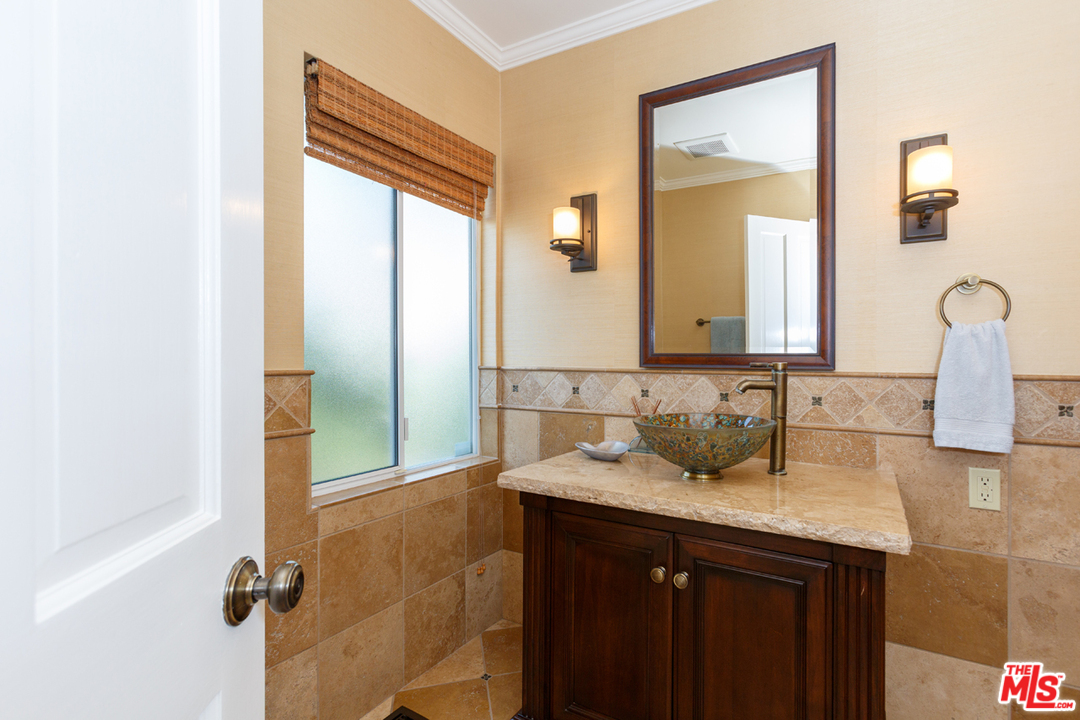 7001 Rindge Avenue Playa del Rey, CA 90293 - Photo 21 of 40