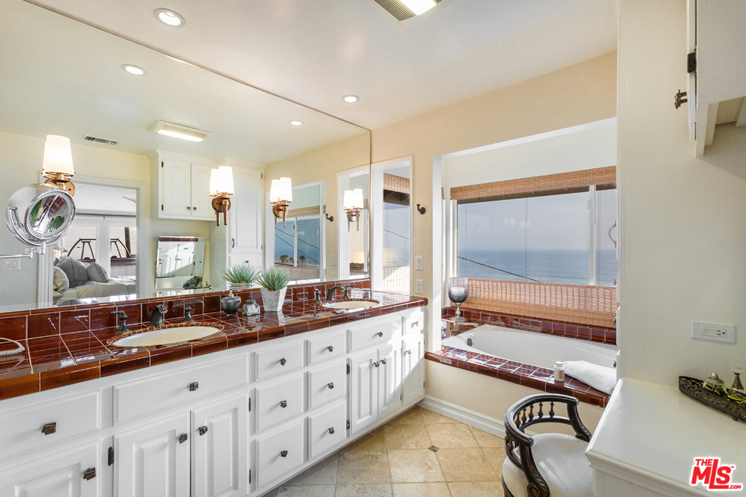 7001 Rindge Avenue Playa del Rey, CA 90293 - Photo 25 of 40