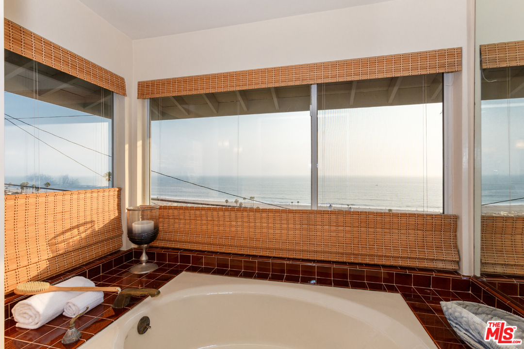7001 Rindge Avenue Playa del Rey, CA 90293 - Photo 26 of 40