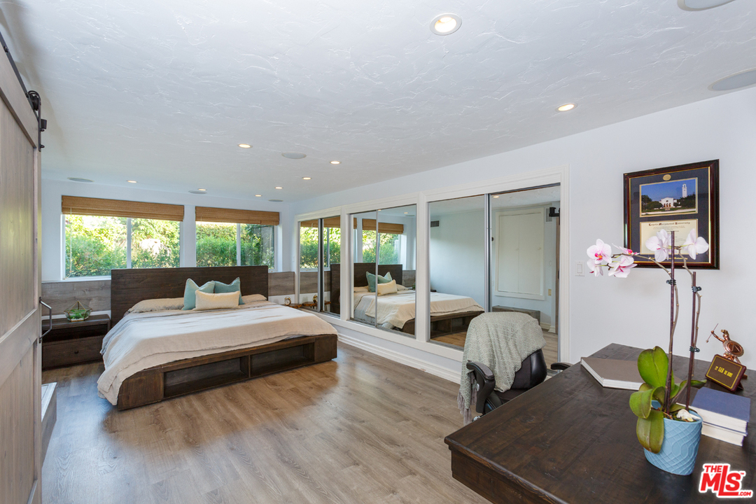 7001 Rindge Avenue Playa del Rey, CA 90293 - Photo 29 of 40