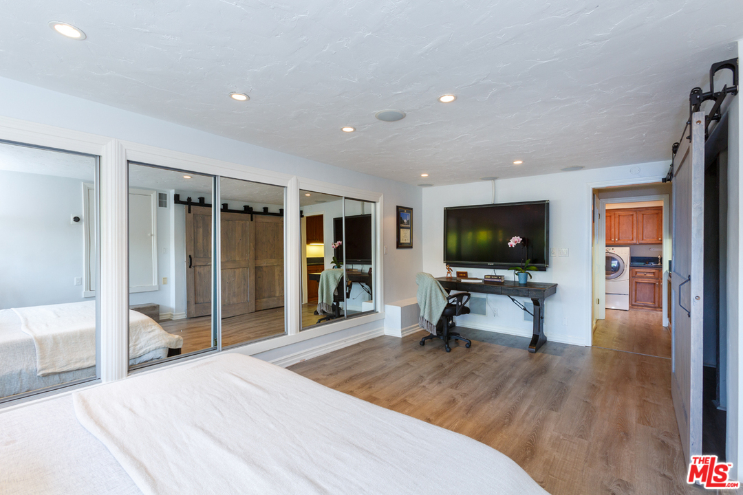 7001 Rindge Avenue Playa del Rey, CA 90293 - Photo 30 of 40