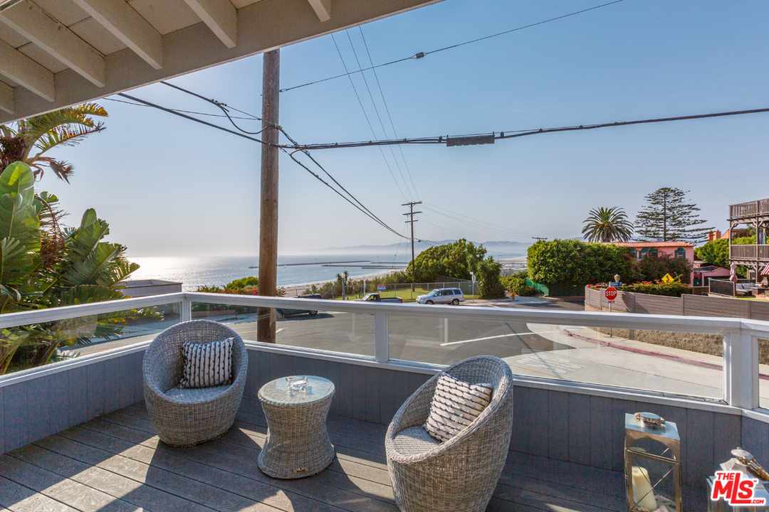 7001 Rindge Avenue Playa del Rey, CA 90293 - Photo 6 of 40