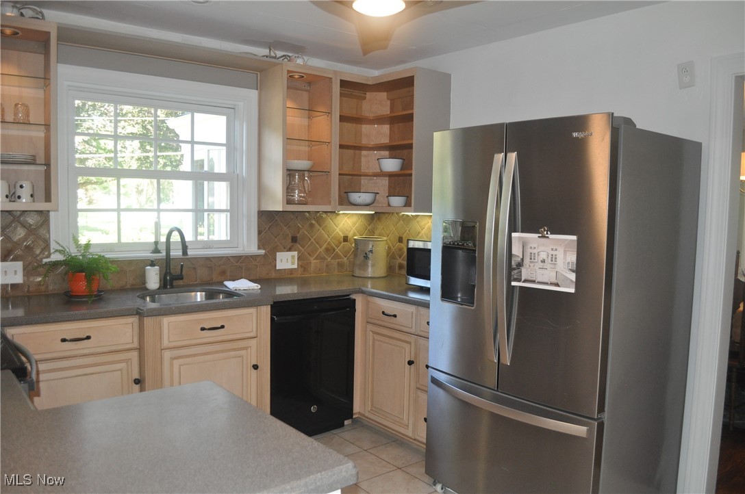 4427 Lake Road West Ashtabula, OH 44004 - Photo 4 of 25 Gallery Image 4