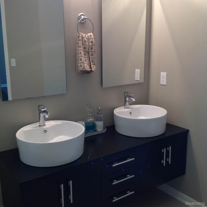 2365 Miller Road Allenton, MI 48002 - Photo 9 of 17 8.jpg