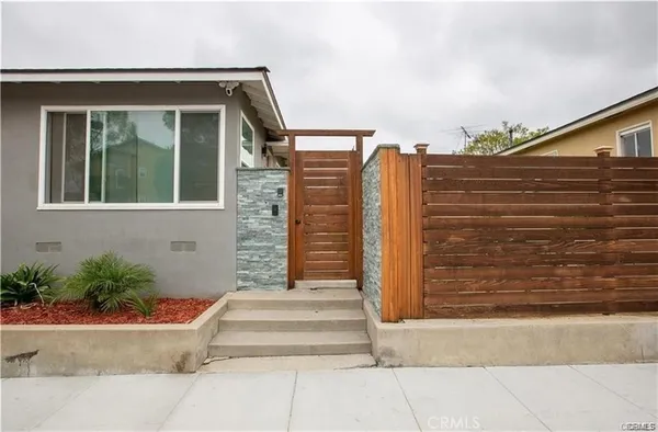 $1,899 | 3239 East Wilton Street, Unit 1, Long Beach, CA 90804