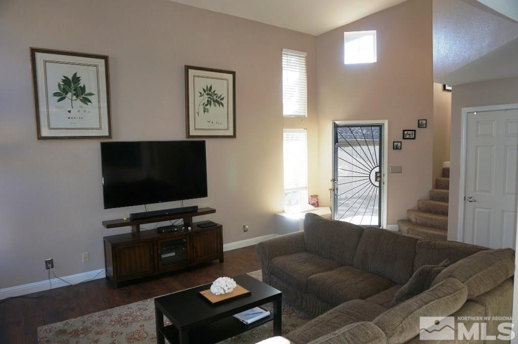 3005 Alpine Creek Road Reno, NV 89519 - Photo 5 of 25 a living room with furniture and a flat screen tv