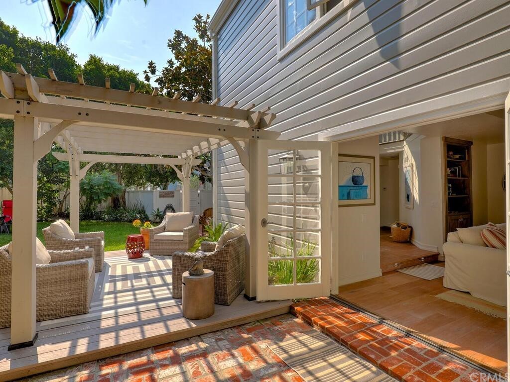 22 Chelsea Dana Point, CA 92629 - Photo 24 of 27 a living room with furniture