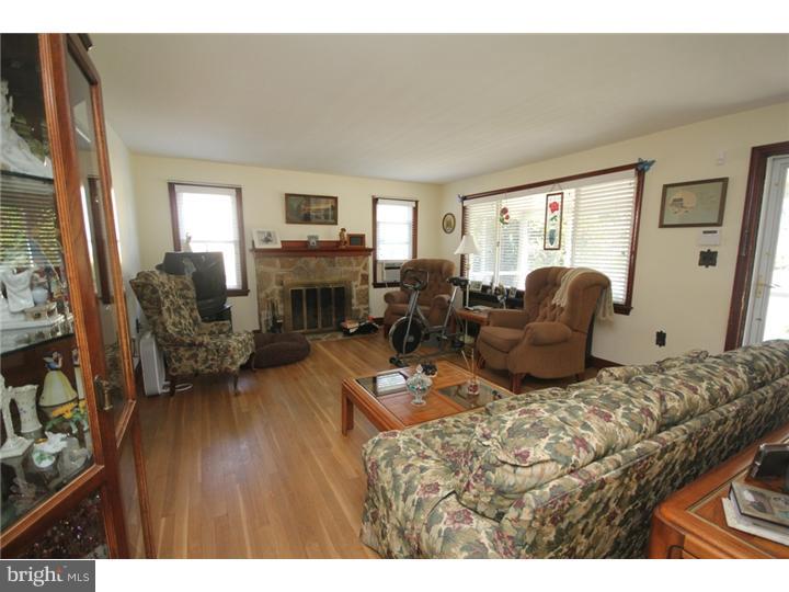 100 Edinburg Road Hamilton, NJ 08619 - Photo 5 of 9 Gallery Image 5