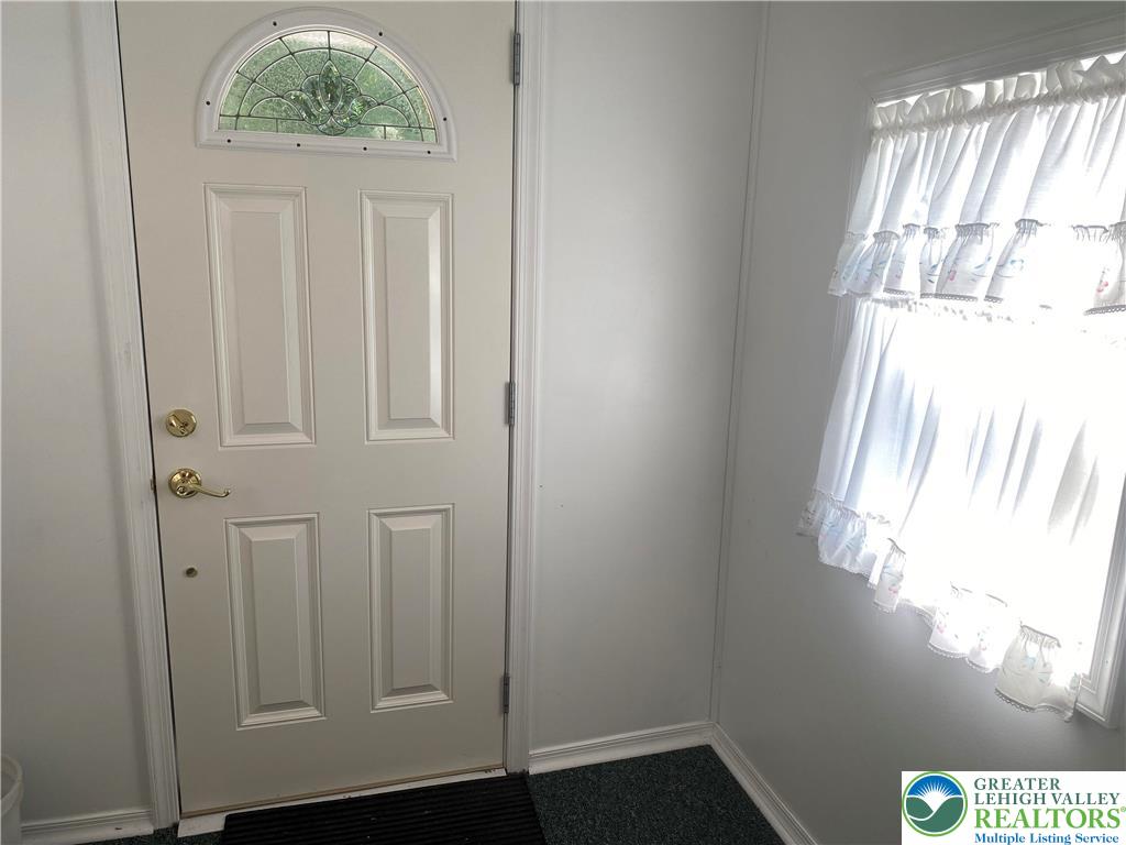 82 Pheasant Drive Kutztown, PA 19530 - Photo 27 of 32 an entryway with window