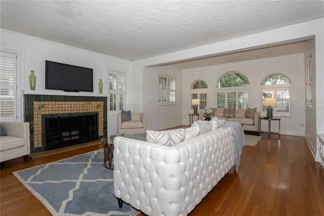 $3,700 | 732 Edgewater Drive, Orlando, FL 32804