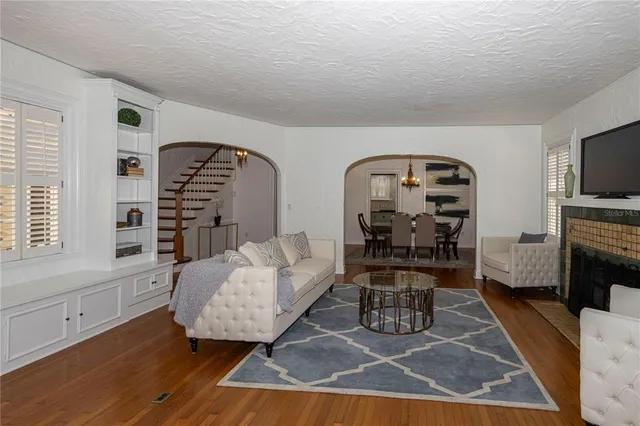 $3,700 | 732 Edgewater Drive, Orlando, FL 32804