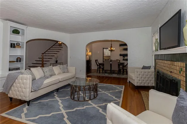 $3,700 | 732 Edgewater Drive, Orlando, FL 32804