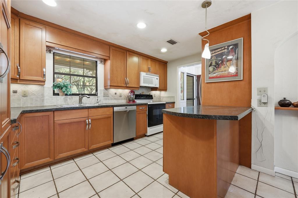 17611 Northwest 266th Street High Springs, FL 32643 - Photo 16 of 57