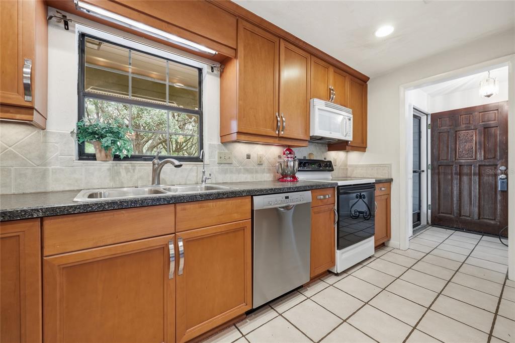 17611 Northwest 266th Street High Springs, FL 32643 - Photo 19 of 57