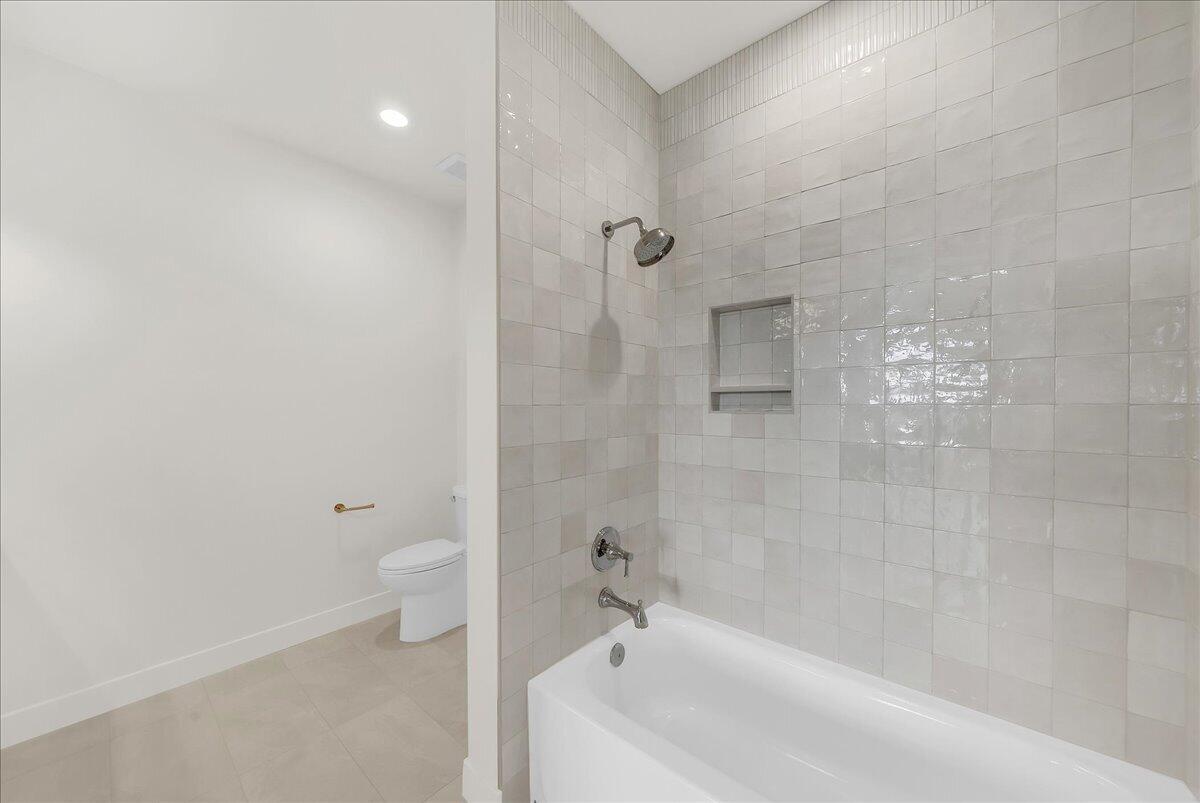 2072 South Pony Way Washington, UT 84780 - Photo 35 of 61 Guest Bathroom 4