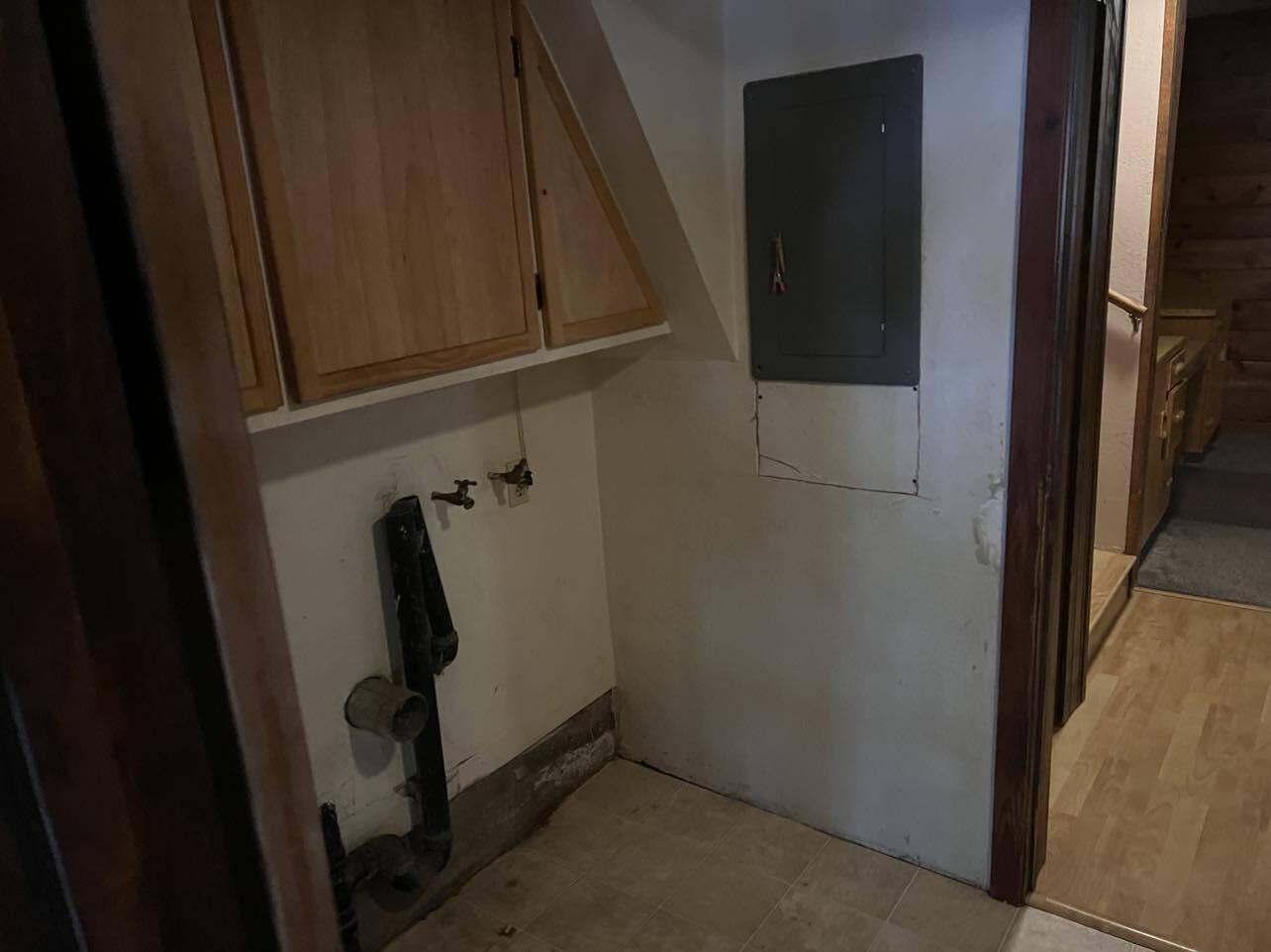 6818 Wilson Hill Road Shingletown, CA 96088 - Photo 41 of 49 LAUNDRY AREA