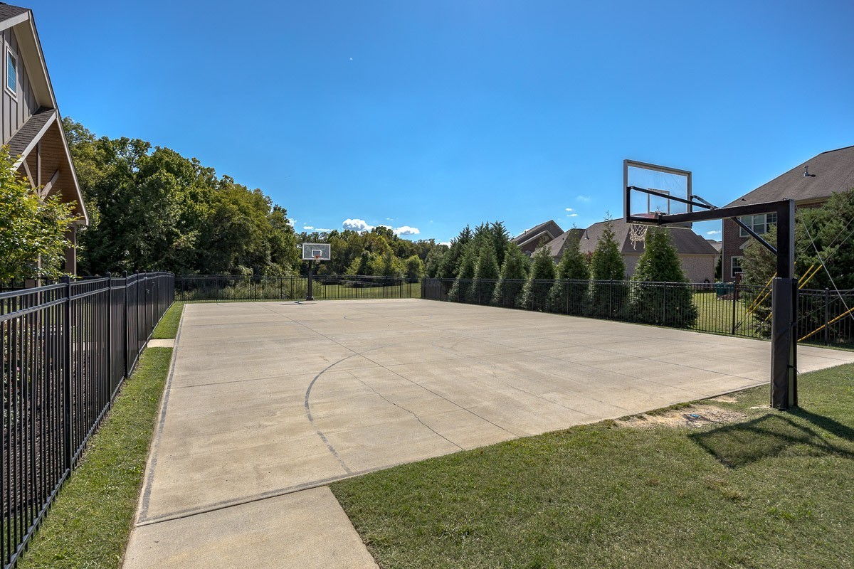 1004 Rudder Drive Spring Hill, TN 37174 - Photo 50 of 50 a view of a backyard