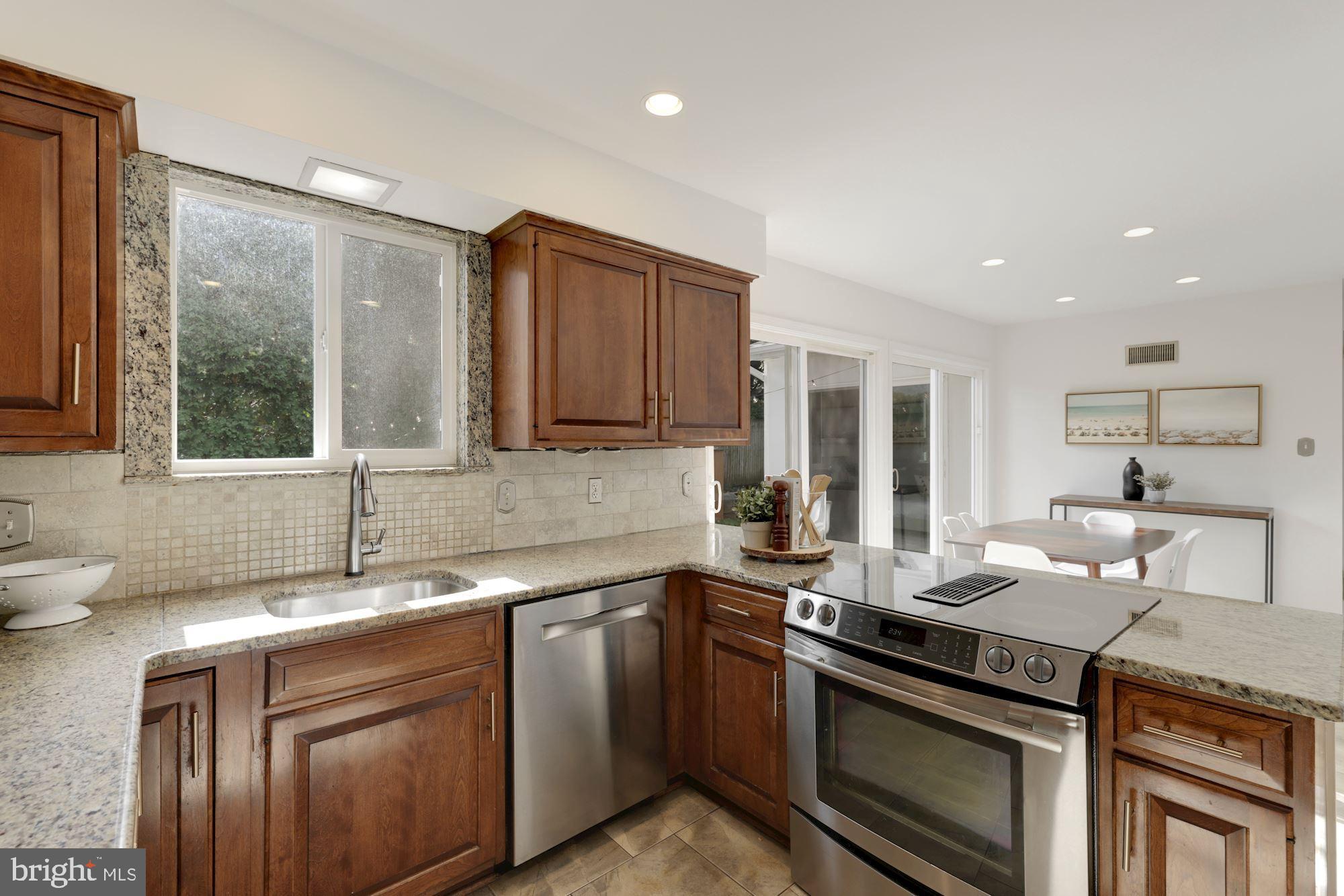 4312 Westbrook Lane Kensington, MD 20895 - Photo 9 of 30