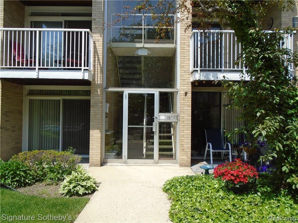 4913 Crooks Road, Unit 3 Royal Oak, MI 48073 - Photo 1 of 21 1.JPG
