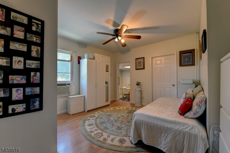 9 Walnut Street Little Falls, NJ 07424 - Photo 8 of 33