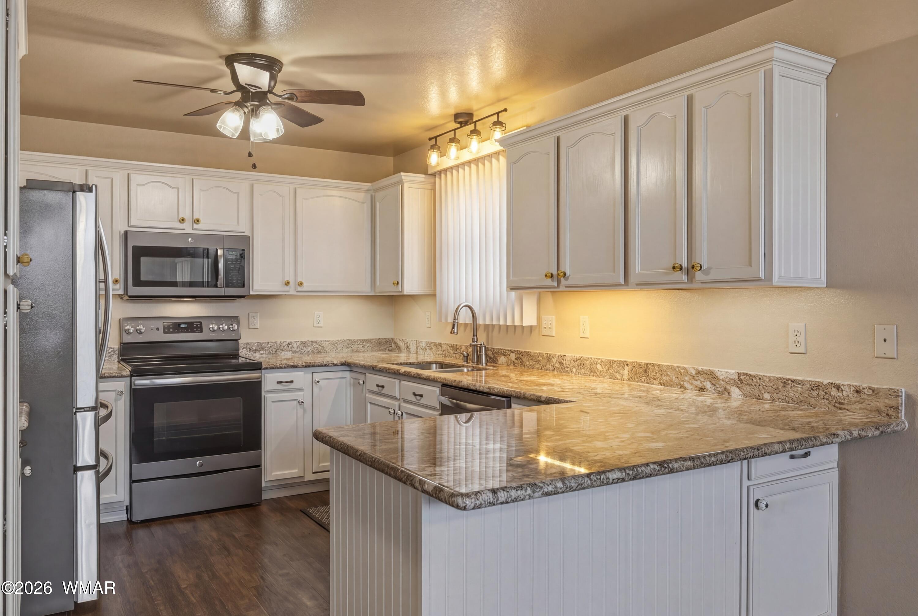 1276 Lone Pine Dam Road Show Low, AZ 85901 - Photo 11 of 50 Kitchen 2