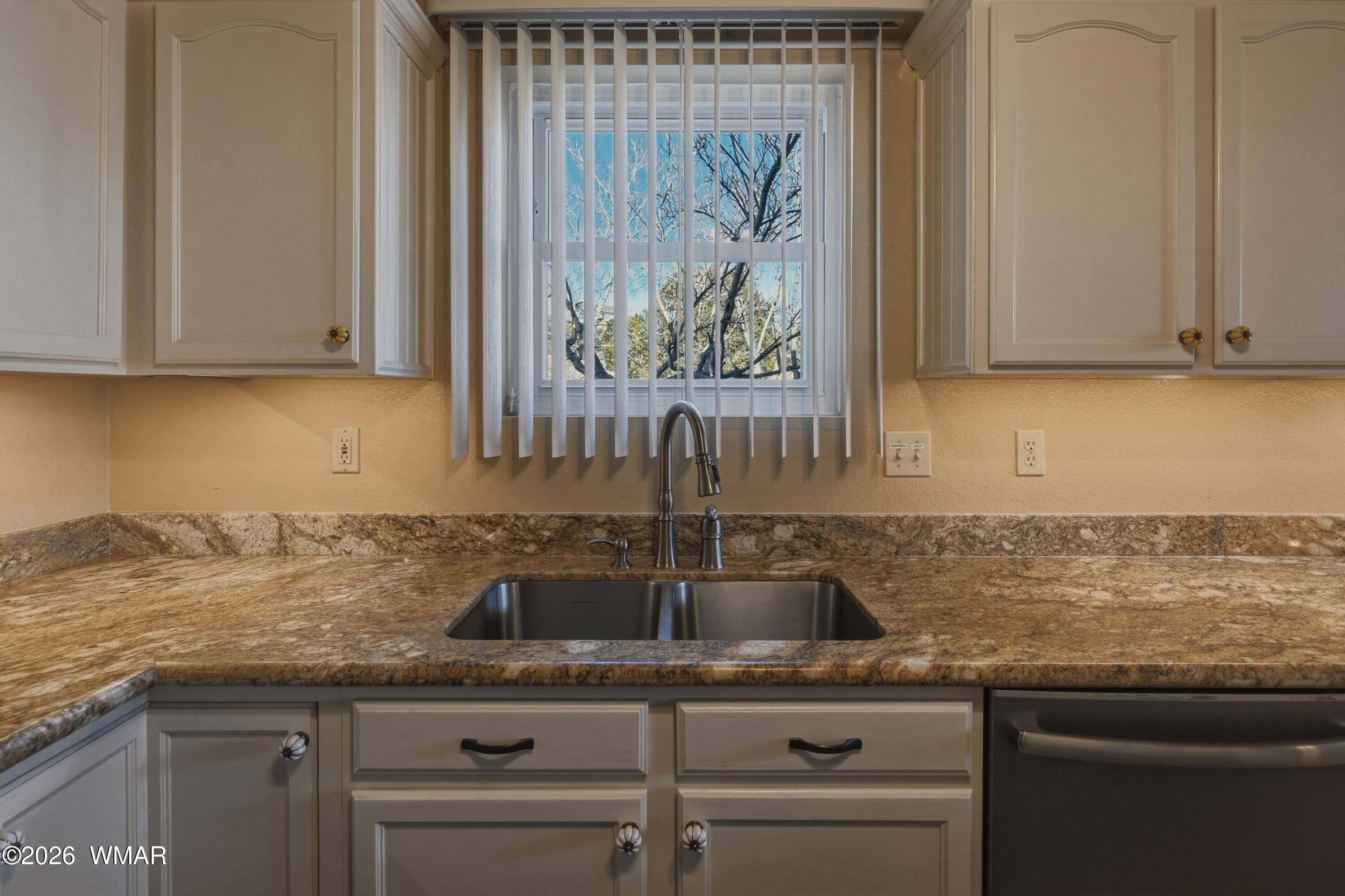 1276 Lone Pine Dam Road Show Low, AZ 85901 - Photo 12 of 50 Kitchen Sink