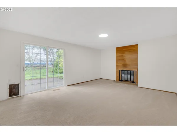 $380,000 | 211 Southwest Royal Court, Gresham, OR 97030