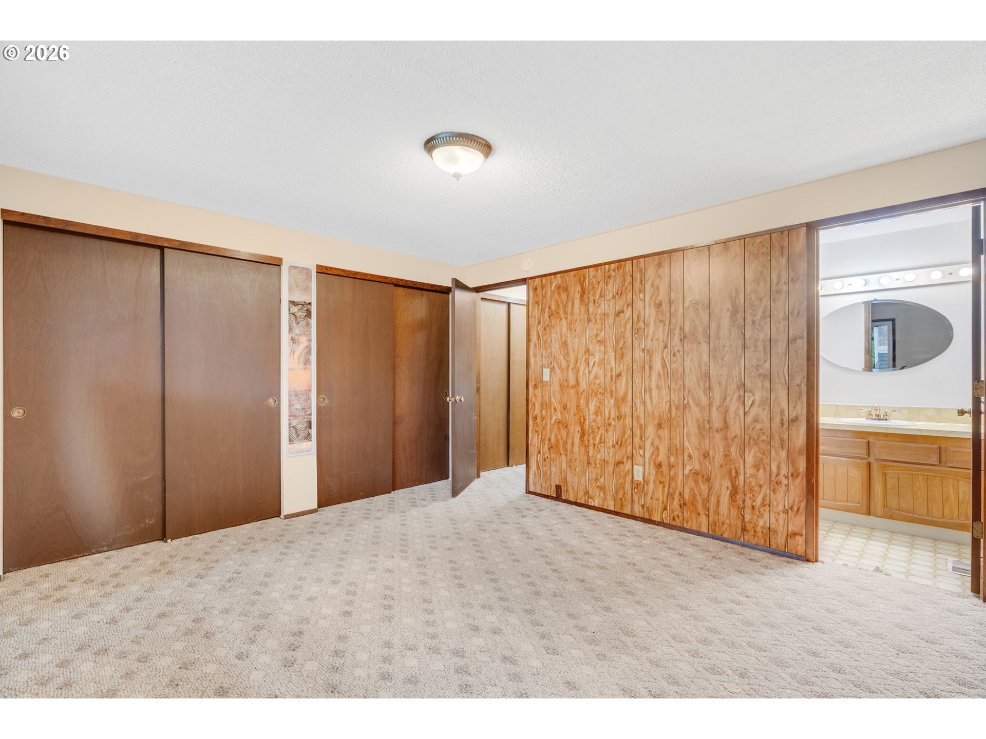 211 Southwest Royal Court Gresham, OR 97030 - Photo 21 of 37 a view of an empty room and a kitchen