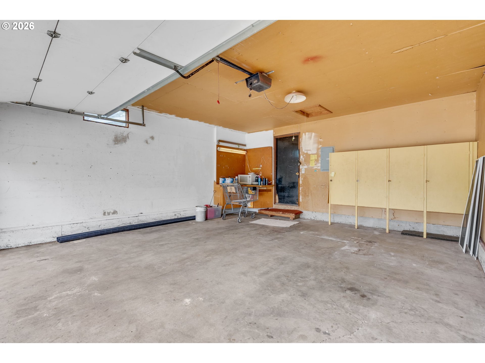 211 Southwest Royal Court Gresham, OR 97030 - Photo 29 of 37 a view of a room with gym equipment