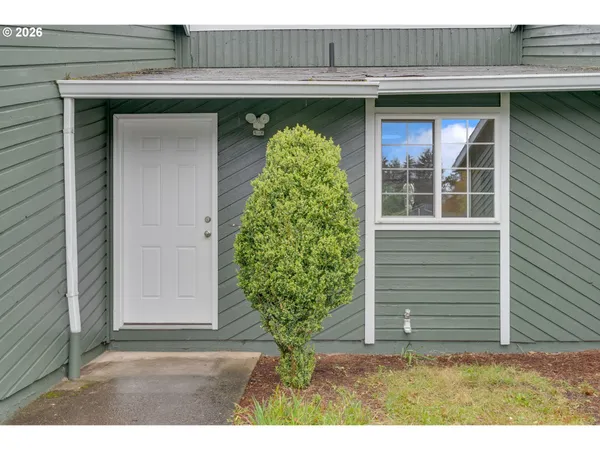 $380,000 | 211 Southwest Royal Court, Gresham, OR 97030